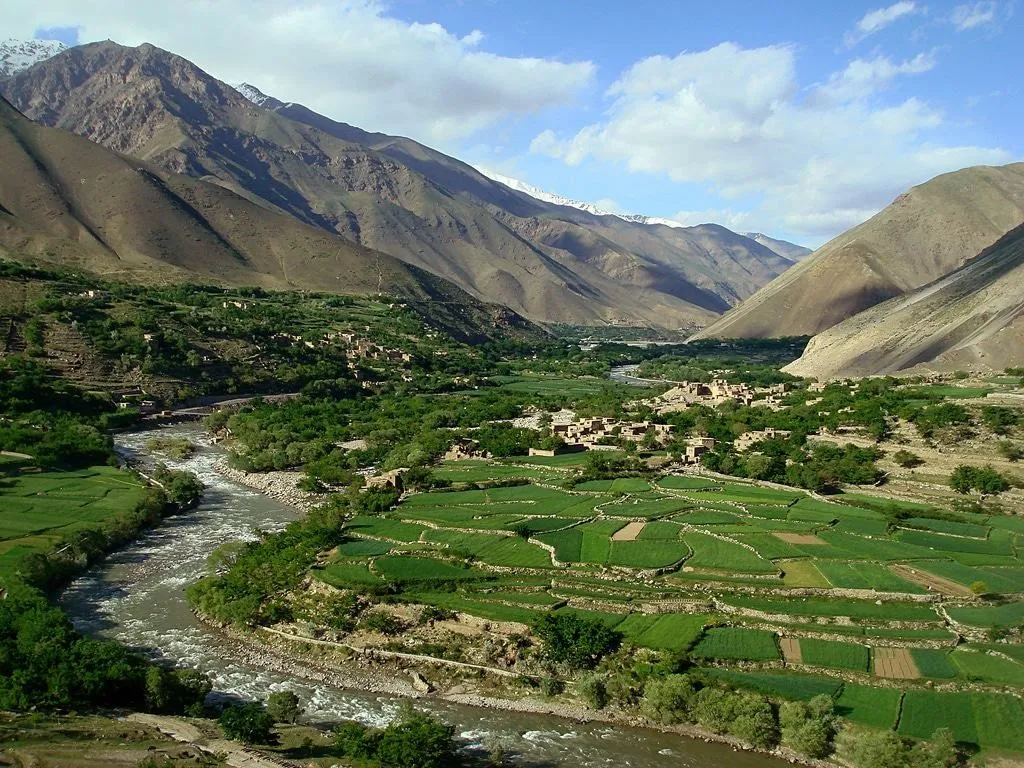 سفر به افغانستان با خرید بلیط هواپیما مشهد به کابل و آشنایی با بهترین مکان ها برای بازدید در افغانستان